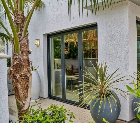 Bi-fold doors in Newport Beach