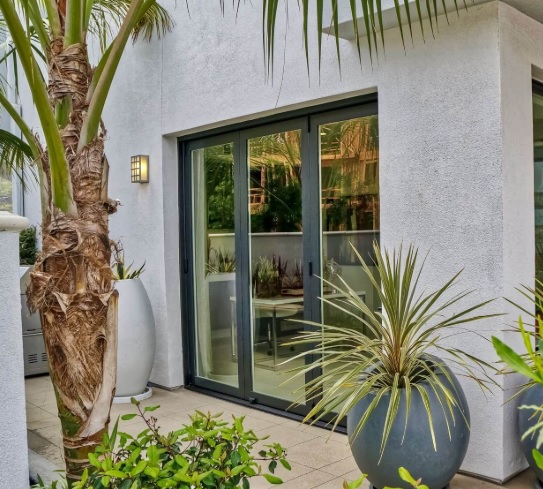bi-fold doors Costa Mesa