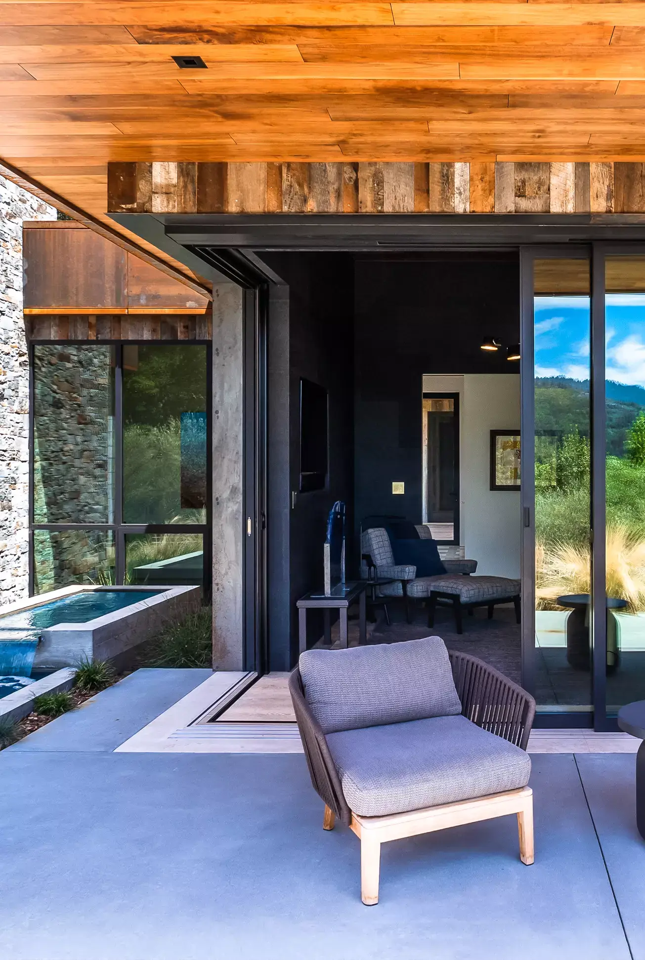 fleetwood-doors-03 Contemporary Fleetwood doors offering wide openings, minimalist frames, and seamless indoor outdoor flow