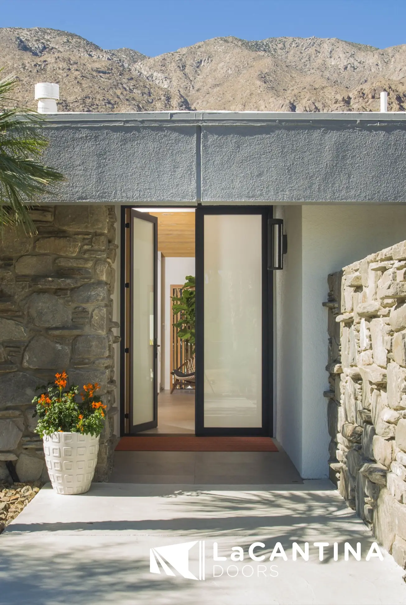 lacantina-aluminum-wood-swinging-doors-3